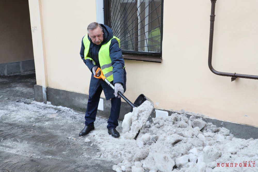 Стараниями политтехнологов появился термин "лопата Беглова"