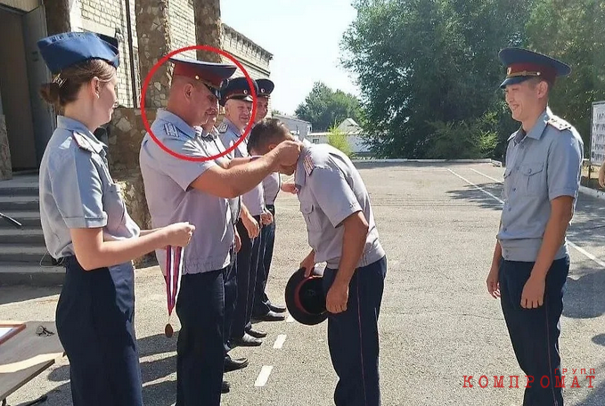 Буквально за день до кровавых событий в ИК-19 прошла церемония принятия присяги молодых сотрудников ФСИН